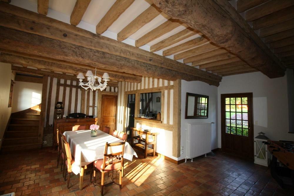 Maison Normande De Caractere A Colombages Saint-Hymer Экстерьер фото